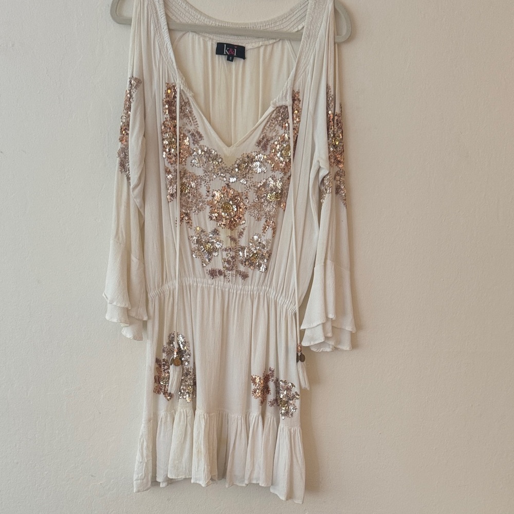 K&I White Beach Tunic / Dress with Gold Sequin Floral Accents - Picture 3 of 5